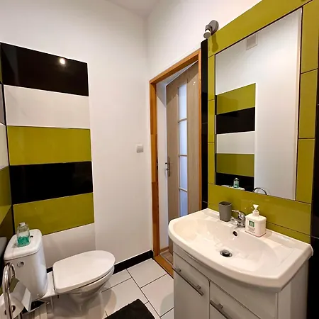 公寓 Sloneczny Blisko Jeziora I Gor 别拉瓦