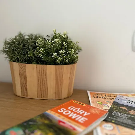 Sloneczny Blisko Jeziora I Gor 别拉瓦