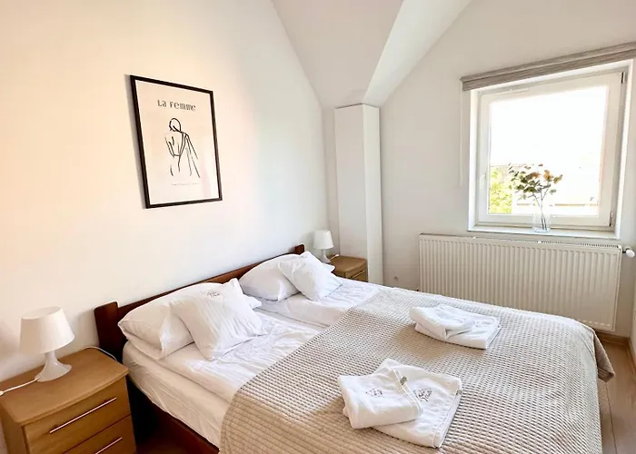 Sloneczny Blisko Jeziora I Gor 아파트 비엘라와