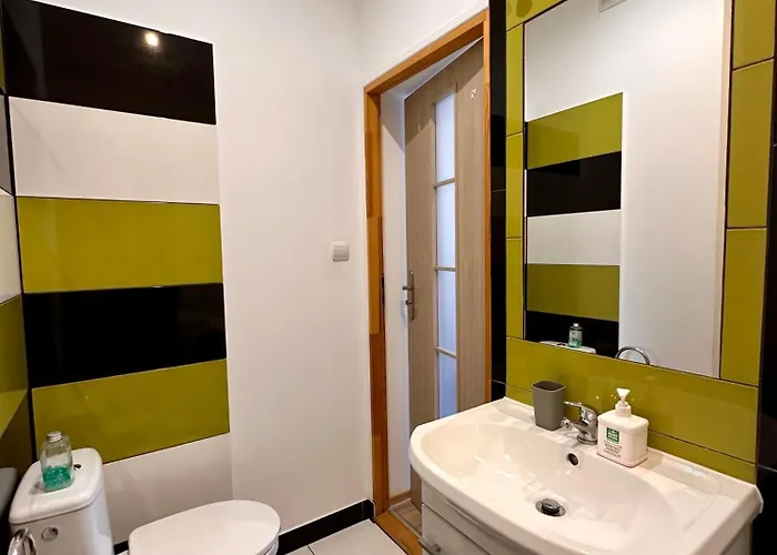 아파트 Sloneczny Blisko Jeziora I Gor 비엘라와